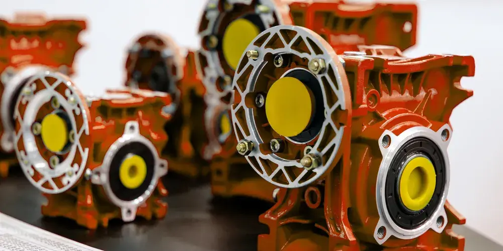 What Makes Worm Gearbox Suitable for Heavy-Duty Industrial Applications?